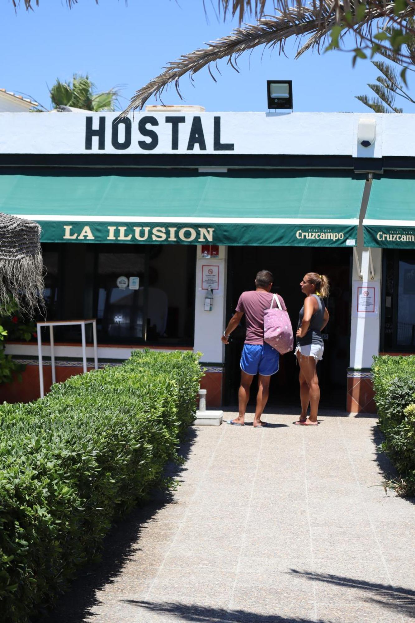 Hostal Restaurante La Ilusion เอลปัลมาร์ ภายนอก รูปภาพ